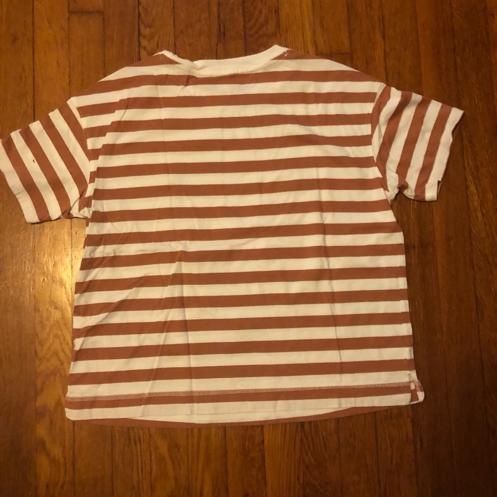 Old navy Boxy Tshirt - Picture 3 of 3